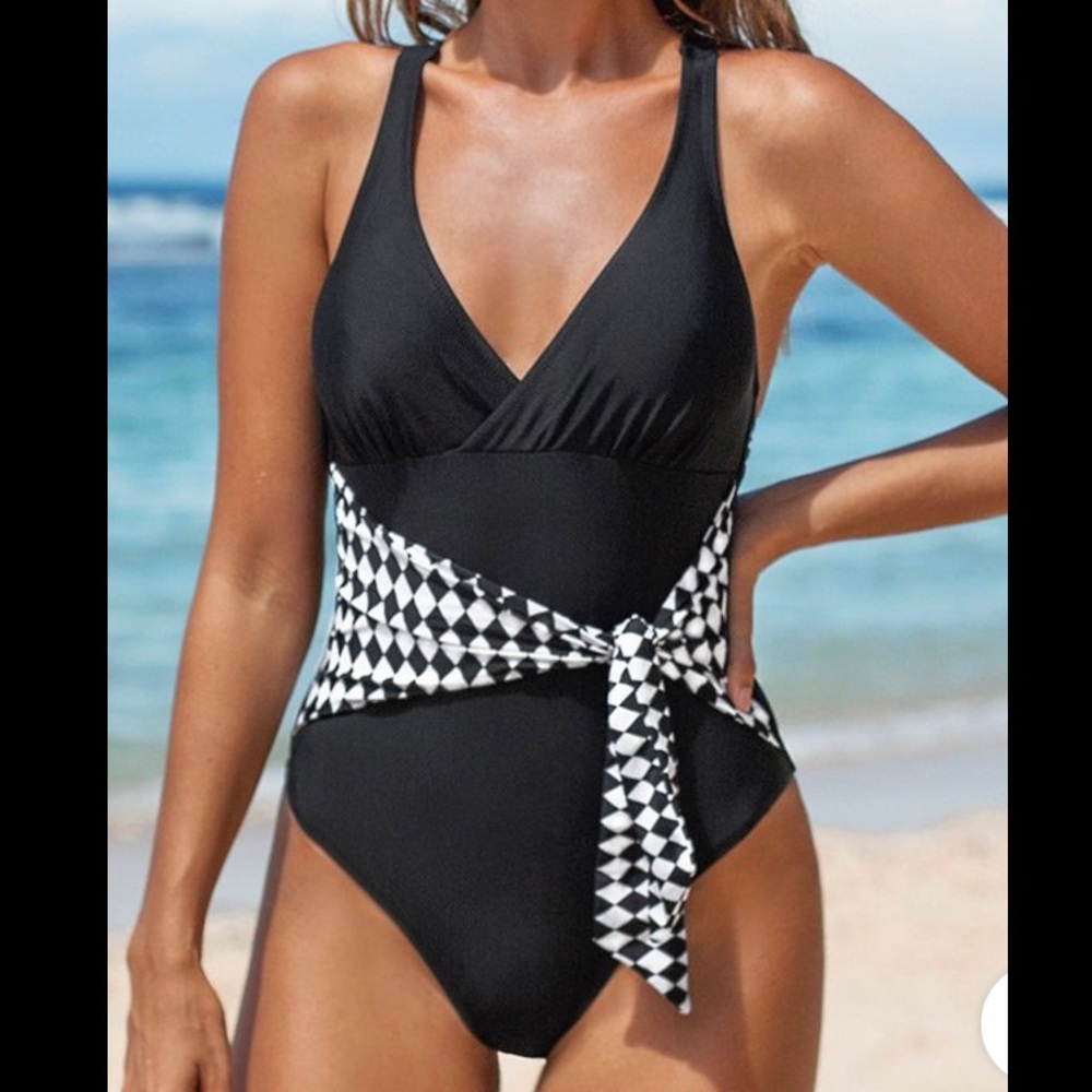 One Piece Black & White Bathing Swim Suit Size Small New